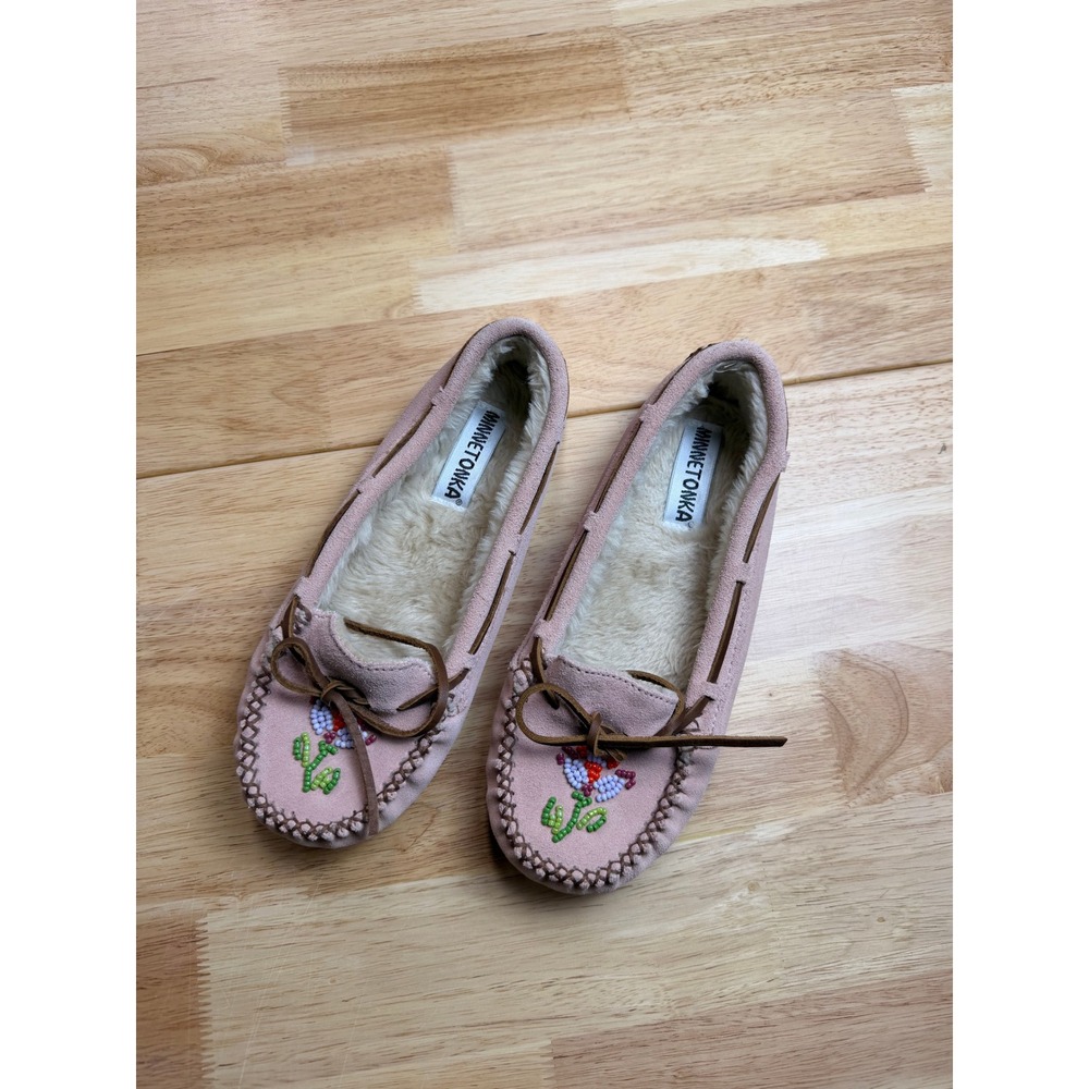 Minnetonka Womens Pink Suede Beaded Floral Moccasin Slippers Faux Fur Lined 9